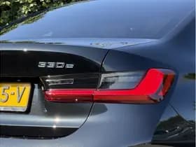 BMW 3 Serie 330e | M-Sport | 19'' | ACC | Stuur + Stoelverw. | HiFi thumbnail 3