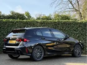 BMW 1 Serie 120 | M-Sport Pro | Panorama | Head-Up | Stoelverw. + Stuur verw. | 19'' | Comfort Access thumbnail 3