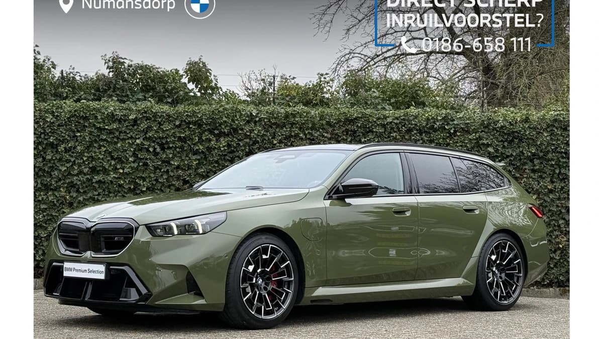 BMW M5 Touring | Special request Urban Green | Trekhaak | Alcantara hemel — foto 1