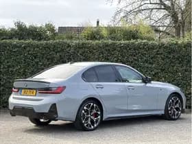 BMW 3 Serie 330e | M-Sport Pro | Carbon ext. | M-Performance parts | 19'' | Camera | Comfort Access | Elek. Trekhaak | Elek. Achterklep thumbnail 2