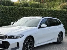 BMW 3 Serie Touring 330e | NW Model | M-Sport | 18'' | Panorama | Elek. Trekhaak | Camera | HiFi thumbnail 4