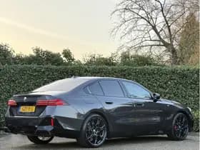 BMW 5 Serie 520i | M-Sport Pro | CoPilot | 21'' | Panorama | Harman/Kardon thumbnail 2