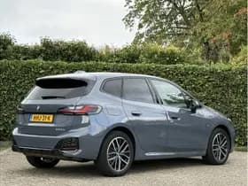 BMW 2 Serie Active Tourer 225e xDrive | M-Sport | 18'' | Panorama | Camera | Sportstoel. | Stoelverw. thumbnail 3