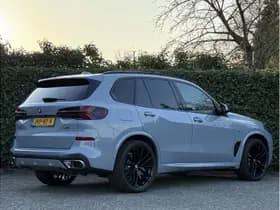 BMW X5 xDrive50e | M-Sport | 22" | Stoelverw. + ventilatie | Panorama. | Swarovski elementen | 360 cam | Comf. zetels | Trekhaak thumbnail 3