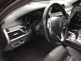 BMW 7-Serie thumbnail 10