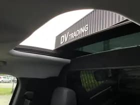 Land Rover Defender thumbnail 14