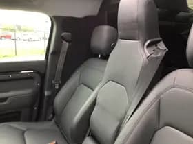 Land Rover Defender thumbnail 16