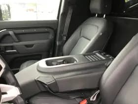 Land Rover Defender thumbnail 9