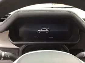 Land Rover Defender thumbnail 10