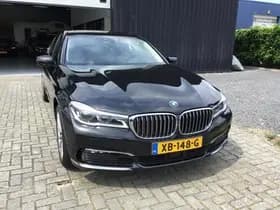 BMW 7-Serie thumbnail 3