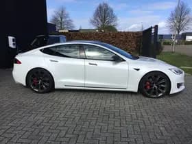 Tesla Model S thumbnail 4