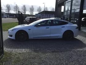 Tesla Model S thumbnail 10