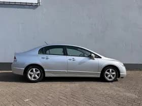 Honda Civic thumbnail 6