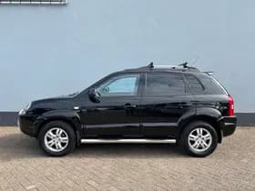 Hyundai Tucson thumbnail 2