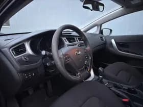 Kia Pro_cee'd thumbnail 10