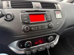 Kia Rio thumbnail 11