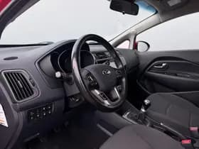 Kia Rio thumbnail 8
