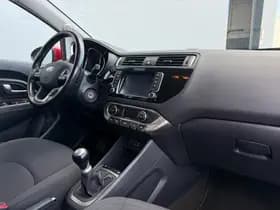 Kia Rio thumbnail 9