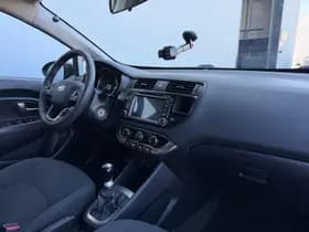 Kia Rio thumbnail 10