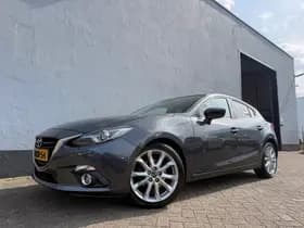 Mazda 3 thumbnail 2