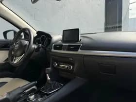 Mazda 3 thumbnail 11