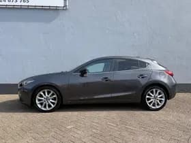 Mazda 3 thumbnail 3