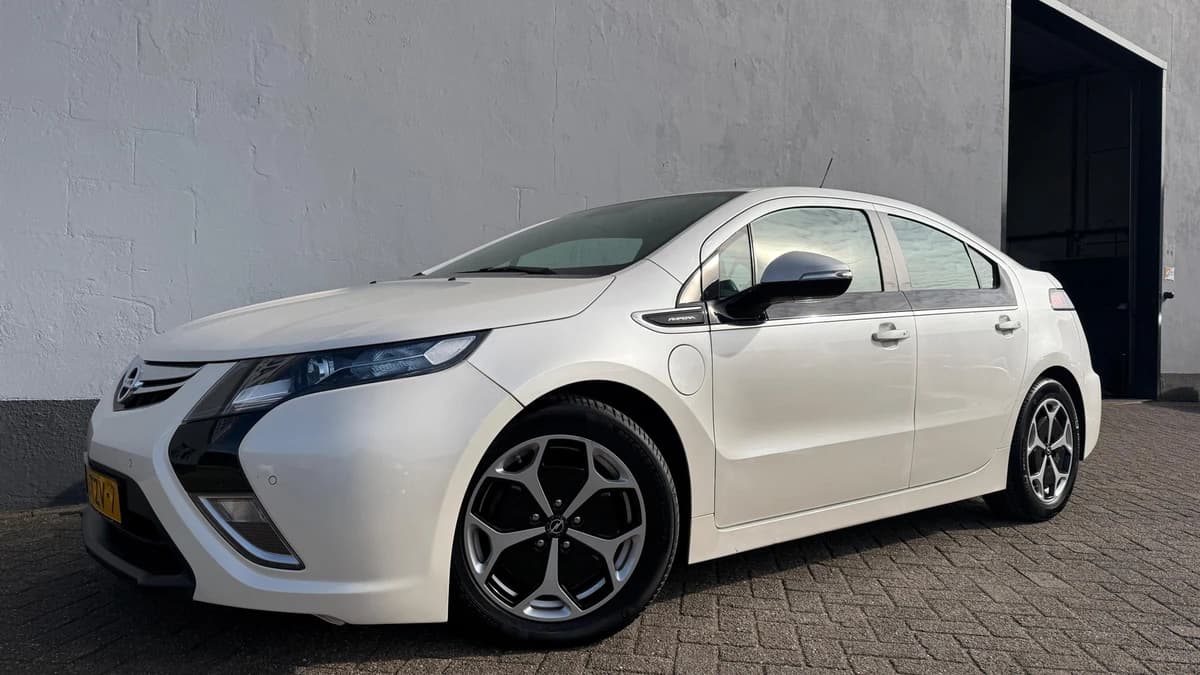 Opel Ampera — foto 1
