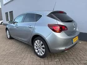 Opel Astra thumbnail 3