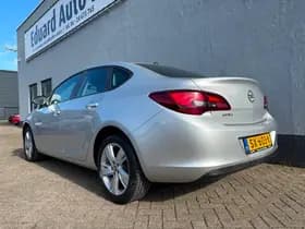 Opel Astra thumbnail 3