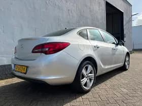 Opel Astra thumbnail 6