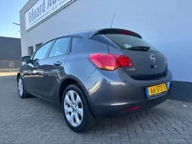 Opel Astra thumbnail 3