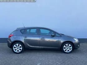 Opel Astra thumbnail 5