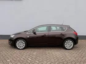 Opel Astra thumbnail 2