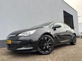 Opel Astra GTC thumbnail 1