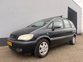 Opel Zafira thumbnail 1