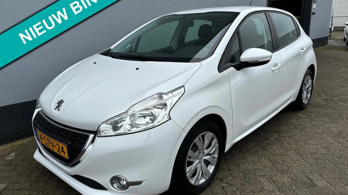 Peugeot 208 — foto 1