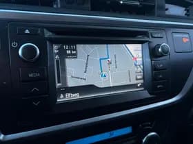 Toyota Auris thumbnail 11