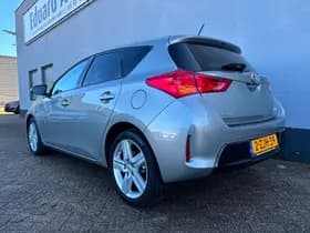 Toyota Auris thumbnail 3