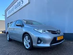 Toyota Auris thumbnail 4