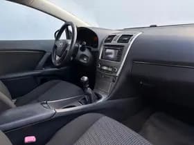 Toyota Avensis thumbnail 10