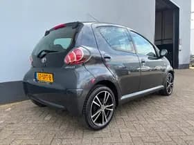 Toyota Aygo thumbnail 6