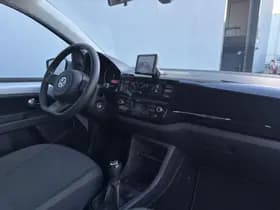 Volkswagen Up! thumbnail 10