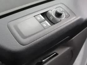 Ford Transit Custom 340 L2H1 Limited 65 kWh 8 persoons thumbnail 22