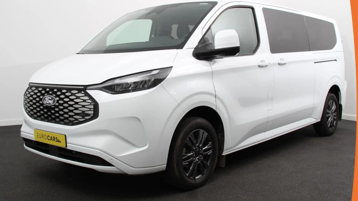 Ford Transit Custom 340 L2H1 Limited 65 kWh 8 persoons — foto 1