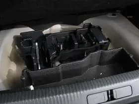 Peugeot 2008 1.2 PureTech 130 GT thumbnail 35