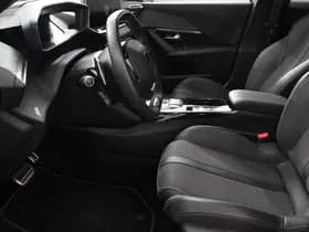 Peugeot 2008 1.2 PureTech 130 GT thumbnail 8