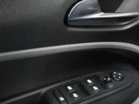 Jeep Avenger Longitude 54 kWh Automaat thumbnail 16