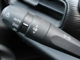 Jeep Avenger Longitude 54 kWh Automaat thumbnail 10