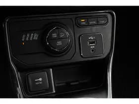 Jeep Compass 4xe 240 Plug-in Hybrid S thumbnail 17