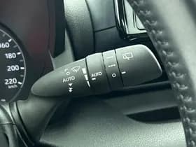 Toyota Yaris thumbnail 11